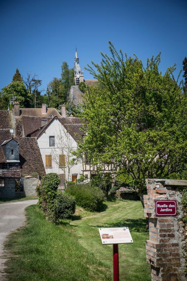 Le Sauvage Hotel Château-Renard Exterior foto